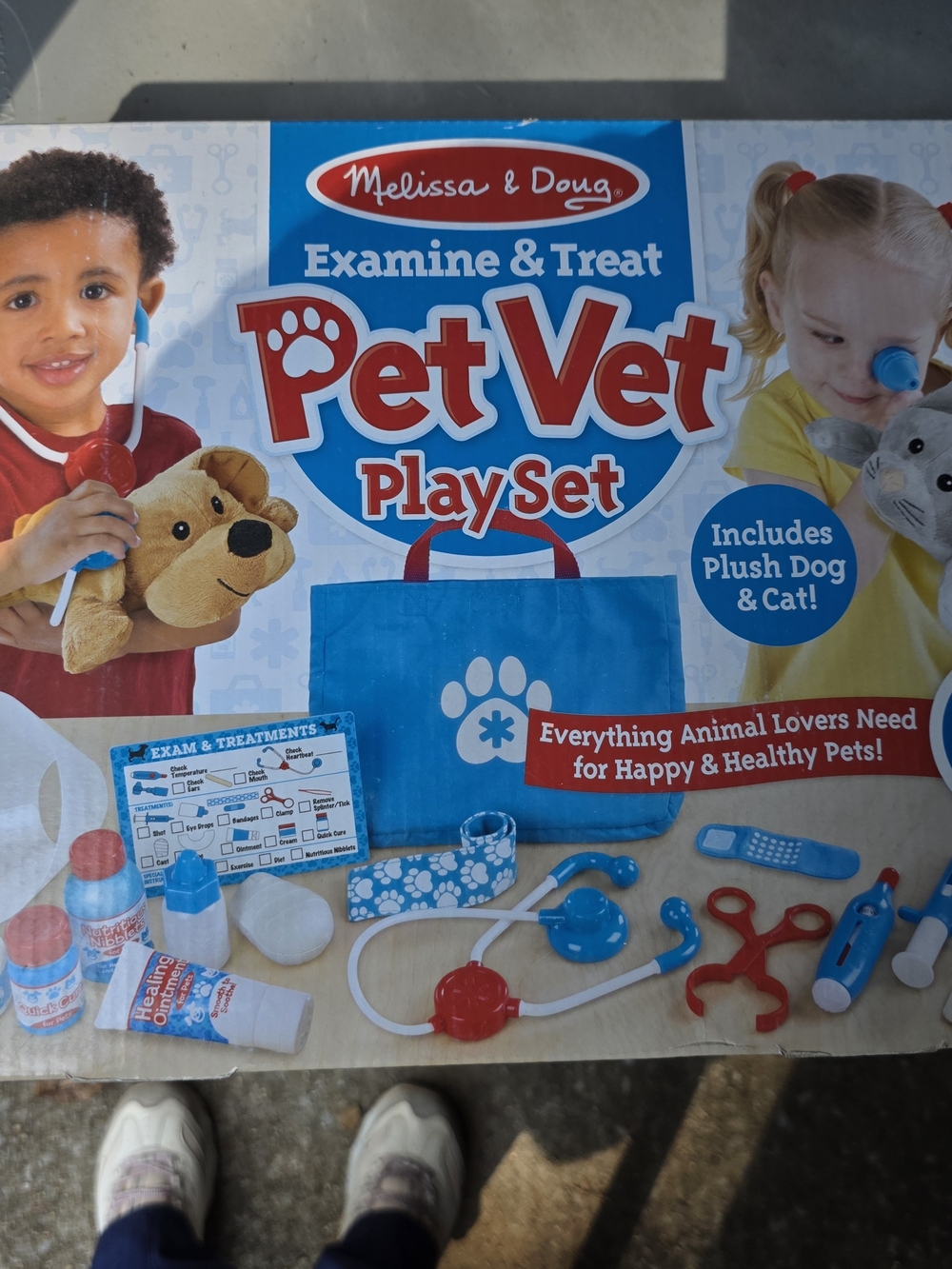 Melissa & Doug Pet Vet Play Set - Blue and Red Accents